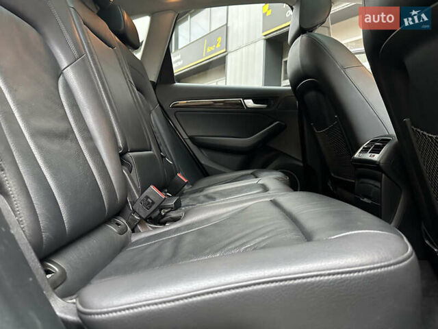 Сірий Ауді Ку 5, об'ємом двигуна 2 л та пробігом 213 тис. км за 15500 $, фото 32 на Automoto.ua