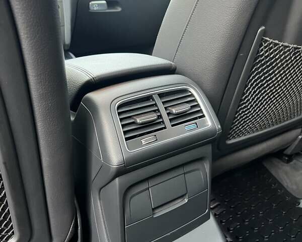 Серый Ауди Ку 5, объемом двигателя 1.98 л и пробегом 170 тыс. км за 16600 $, фото 13 на Automoto.ua