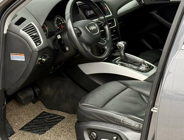 Серый Ауди Ку 5, объемом двигателя 2 л и пробегом 170 тыс. км за 18700 $, фото 1 на Automoto.ua