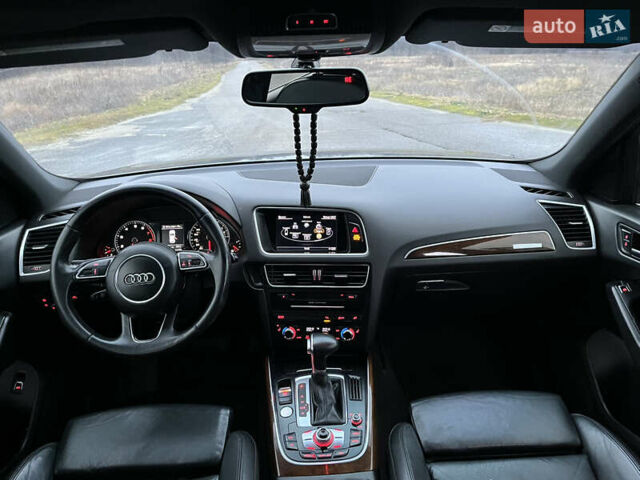 Серый Ауди Ку 5, объемом двигателя 2 л и пробегом 180 тыс. км за 16000 $, фото 10 на Automoto.ua