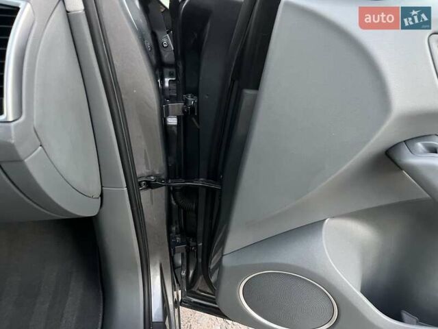 Серый Ауди Ку 5, объемом двигателя 3 л и пробегом 234 тыс. км за 17500 $, фото 75 на Automoto.ua