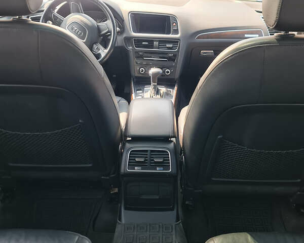 Серый Ауди Ку 5, объемом двигателя 1.98 л и пробегом 130 тыс. км за 17000 $, фото 9 на Automoto.ua