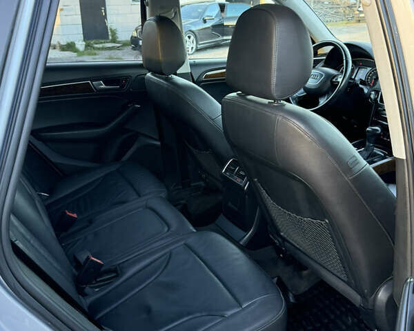 Сірий Ауді Ку 5, об'ємом двигуна 2 л та пробігом 210 тис. км за 14799 $, фото 40 на Automoto.ua