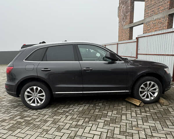 Серый Ауди Ку 5, объемом двигателя 1.98 л и пробегом 300 тыс. км за 9400 $, фото 1 на Automoto.ua