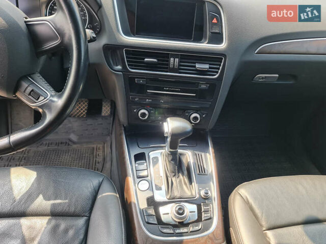 Серый Ауди Ку 5, объемом двигателя 1.98 л и пробегом 130 тыс. км за 17000 $, фото 2 на Automoto.ua