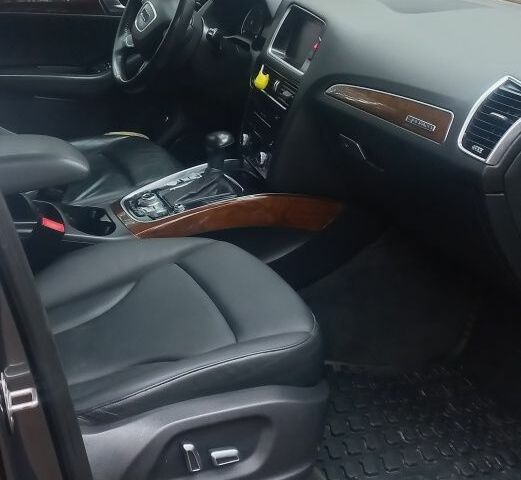 Серый Ауди Ку 5, объемом двигателя 2 л и пробегом 253 тыс. км за 16300 $, фото 7 на Automoto.ua