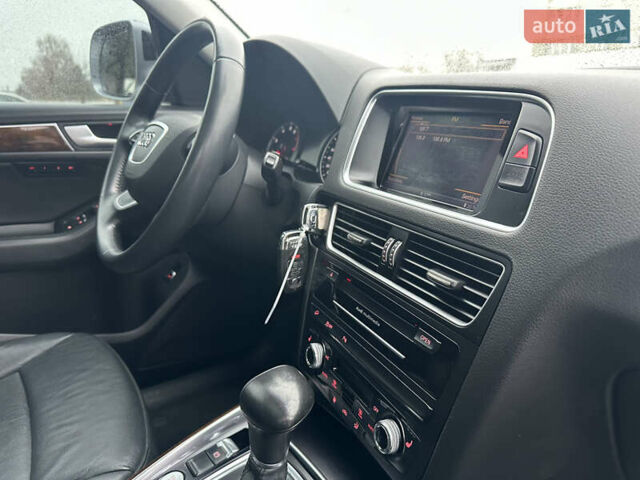 Серый Ауди Ку 5, объемом двигателя 2 л и пробегом 182 тыс. км за 15499 $, фото 64 на Automoto.ua