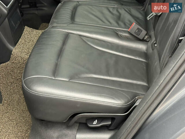 Серый Ауди Ку 5, объемом двигателя 2 л и пробегом 170 тыс. км за 18700 $, фото 31 на Automoto.ua