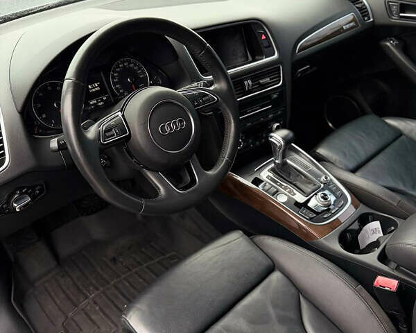 Серый Ауди Ку 5, объемом двигателя 3 л и пробегом 256 тыс. км за 12900 $, фото 15 на Automoto.ua