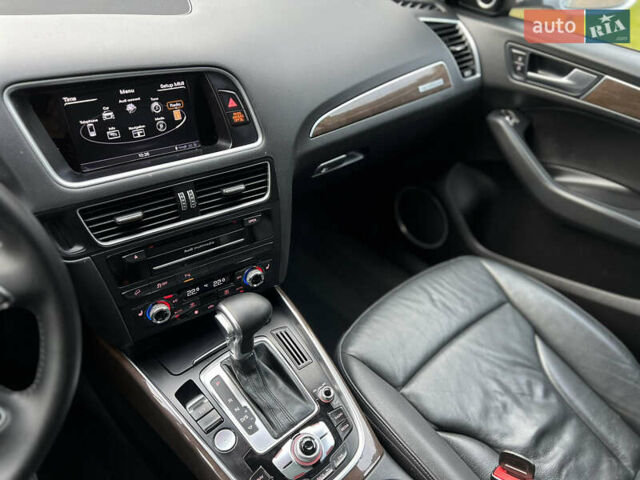 Сірий Ауді Ку 5, об'ємом двигуна 2 л та пробігом 128 тис. км за 15250 $, фото 30 на Automoto.ua