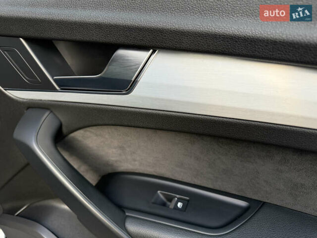 Серый Ауди Ку 5, объемом двигателя 1.97 л и пробегом 235 тыс. км за 32600 $, фото 60 на Automoto.ua