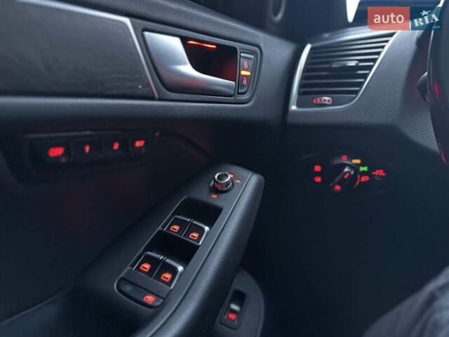 Сірий Ауді Ку 5, об'ємом двигуна 1.98 л та пробігом 135 тис. км за 17500 $, фото 16 на Automoto.ua