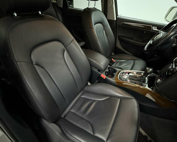 Серый Ауди Ку 5, объемом двигателя 1.98 л и пробегом 265 тыс. км за 15800 $, фото 22 на Automoto.ua