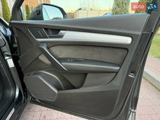 Серый Ауди Ку 5, объемом двигателя 1.97 л и пробегом 235 тыс. км за 32600 $, фото 59 на Automoto.ua