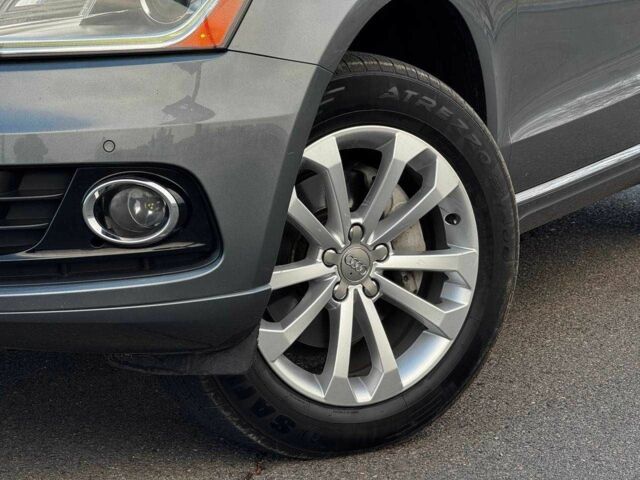 Серый Ауди Ку 5, объемом двигателя 0 л и пробегом 184 тыс. км за 15300 $, фото 3 на Automoto.ua