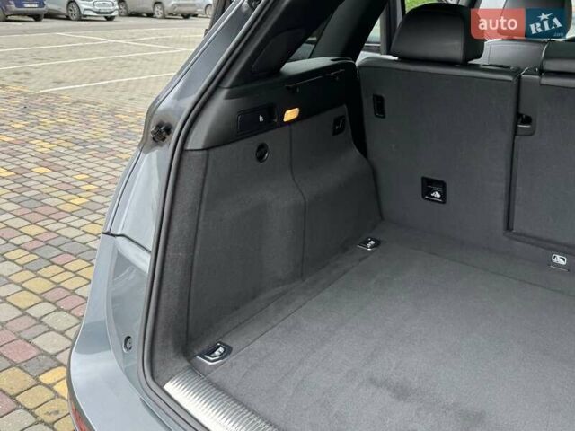 Сірий Ауді Ку 5, об'ємом двигуна 2 л та пробігом 139 тис. км за 16999 $, фото 73 на Automoto.ua