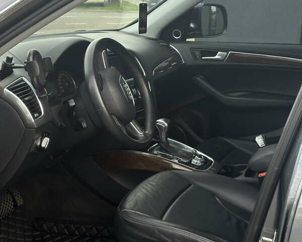 Серый Ауди Ку 5, объемом двигателя 2 л и пробегом 216 тыс. км за 15900 $, фото 6 на Automoto.ua