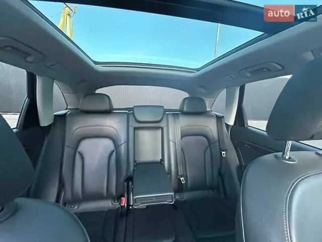 Серый Ауди Ку 5, объемом двигателя 2 л и пробегом 134 тыс. км за 14000 $, фото 7 на Automoto.ua