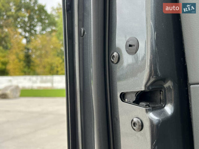 Серый Ауди Ку 5, объемом двигателя 2 л и пробегом 213 тыс. км за 15500 $, фото 76 на Automoto.ua