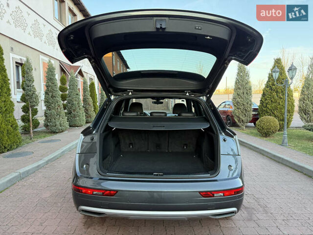 Серый Ауди Ку 5, объемом двигателя 1.97 л и пробегом 235 тыс. км за 32600 $, фото 80 на Automoto.ua