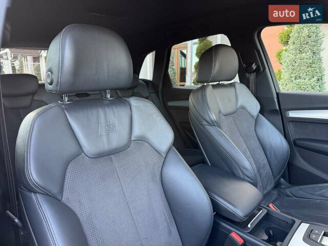 Серый Ауди Ку 5, объемом двигателя 1.97 л и пробегом 235 тыс. км за 32600 $, фото 64 на Automoto.ua