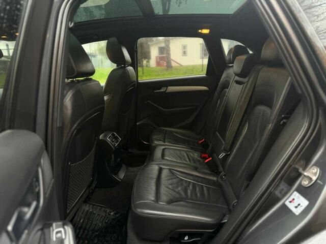 Сірий Ауді Ку 5, об'ємом двигуна 2 л та пробігом 70 тис. км за 8000 $, фото 10 на Automoto.ua