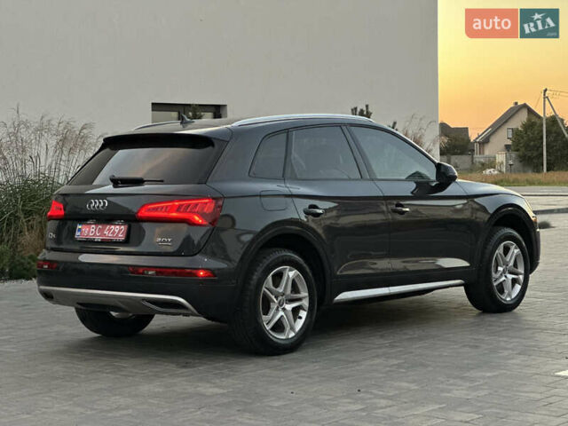 Серый Ауди Ку 5, объемом двигателя 1.98 л и пробегом 147 тыс. км за 20200 $, фото 7 на Automoto.ua