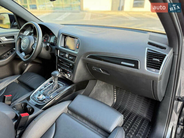 Сірий Ауді Ку 5, об'ємом двигуна 2 л та пробігом 236 тис. км за 16200 $, фото 7 на Automoto.ua