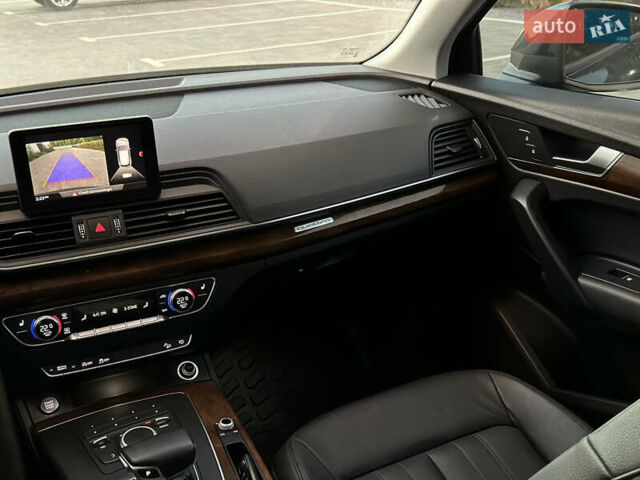 Серый Ауди Ку 5, объемом двигателя 1.98 л и пробегом 147 тыс. км за 20200 $, фото 24 на Automoto.ua