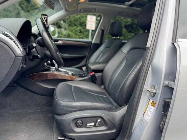 Сірий Ауді Ку 5, об'ємом двигуна 2 л та пробігом 71 тис. км за 5000 $, фото 8 на Automoto.ua