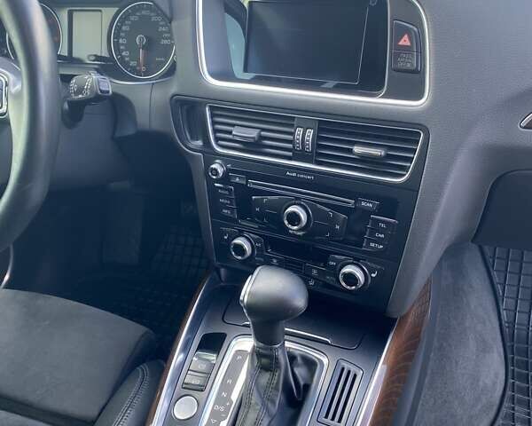 Серый Ауди Ку 5, объемом двигателя 1.97 л и пробегом 111 тыс. км за 27500 $, фото 6 на Automoto.ua