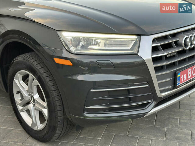 Серый Ауди Ку 5, объемом двигателя 1.98 л и пробегом 147 тыс. км за 20200 $, фото 4 на Automoto.ua