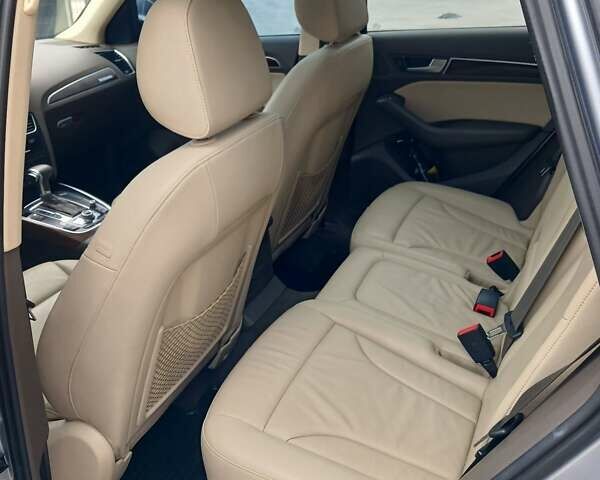 Сірий Ауді Ку 5, об'ємом двигуна 2 л та пробігом 287 тис. км за 14000 $, фото 18 на Automoto.ua