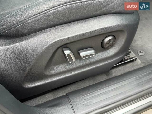 Сірий Ауді Ку 5, об'ємом двигуна 2 л та пробігом 139 тис. км за 16999 $, фото 39 на Automoto.ua