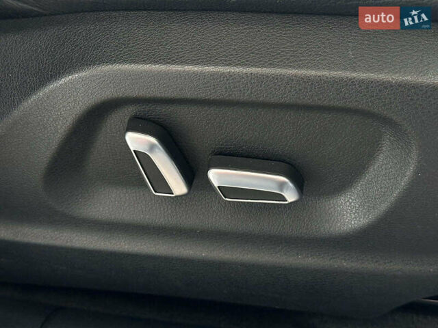 Серый Ауди Ку 5, объемом двигателя 2 л и пробегом 163 тыс. км за 18490 $, фото 26 на Automoto.ua