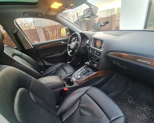 Серый Ауди Ку 5, объемом двигателя 1.98 л и пробегом 99 тыс. км за 18000 $, фото 6 на Automoto.ua