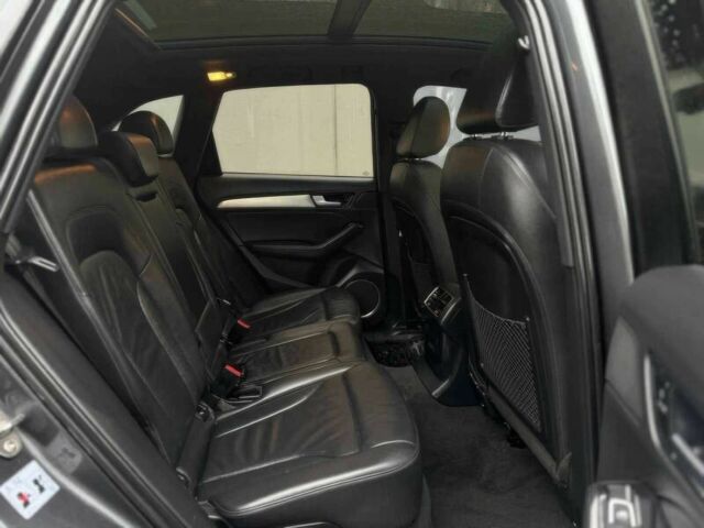 Сірий Ауді Ку 5, об'ємом двигуна 2 л та пробігом 70 тис. км за 8000 $, фото 9 на Automoto.ua