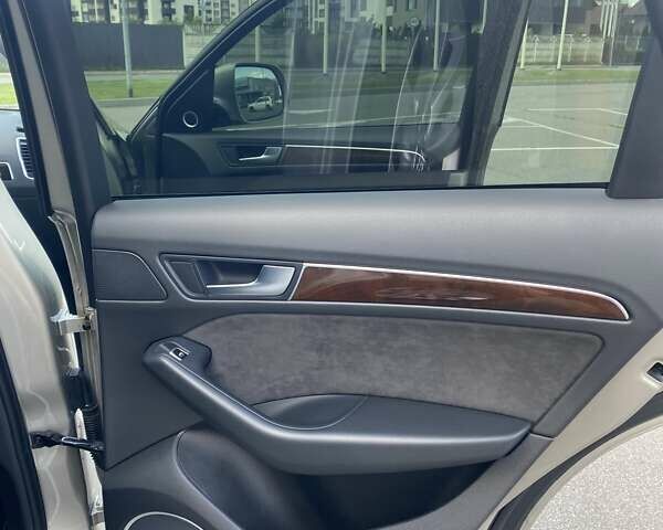 Серый Ауди Ку 5, объемом двигателя 1.97 л и пробегом 111 тыс. км за 27500 $, фото 5 на Automoto.ua