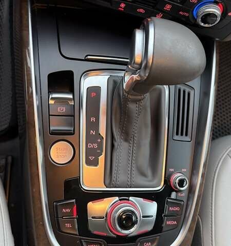 Серый Ауди Ку 5, объемом двигателя 1.98 л и пробегом 82 тыс. км за 18299 $, фото 24 на Automoto.ua