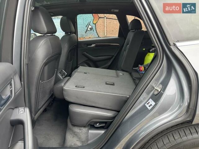 Сірий Ауді Ку 5, об'ємом двигуна 2 л та пробігом 139 тис. км за 16999 $, фото 56 на Automoto.ua
