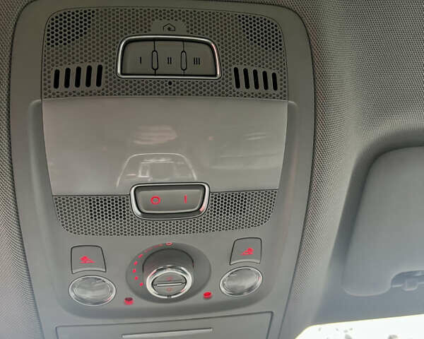 Серый Ауди Ку 5, объемом двигателя 1.98 л и пробегом 277 тыс. км за 15500 $, фото 21 на Automoto.ua