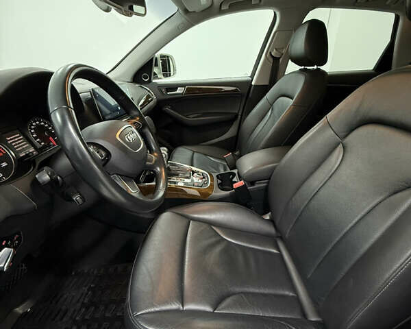 Серый Ауди Ку 5, объемом двигателя 1.98 л и пробегом 265 тыс. км за 15800 $, фото 21 на Automoto.ua