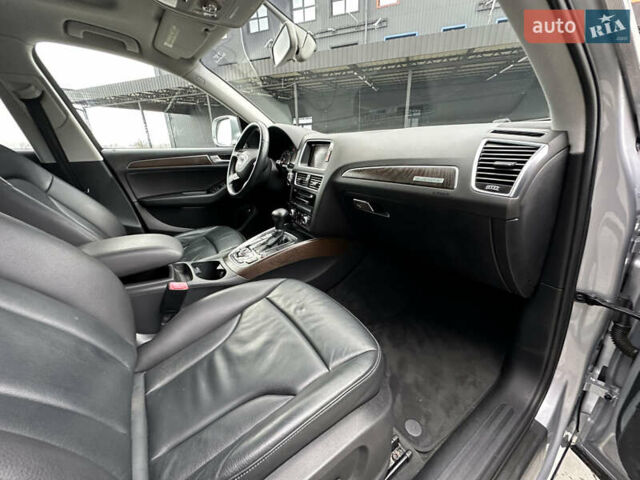 Серый Ауди Ку 5, объемом двигателя 2 л и пробегом 188 тыс. км за 15900 $, фото 73 на Automoto.ua