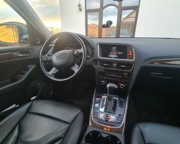 Серый Ауди Ку 5, объемом двигателя 1.98 л и пробегом 99 тыс. км за 18000 $, фото 9 на Automoto.ua