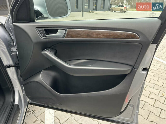 Серый Ауди Ку 5, объемом двигателя 2 л и пробегом 188 тыс. км за 15900 $, фото 74 на Automoto.ua