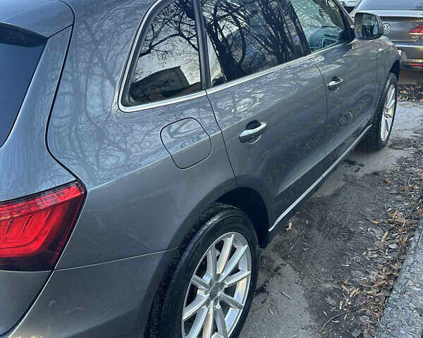 Серый Ауди Ку 5, объемом двигателя 1.98 л и пробегом 99 тыс. км за 18000 $, фото 3 на Automoto.ua