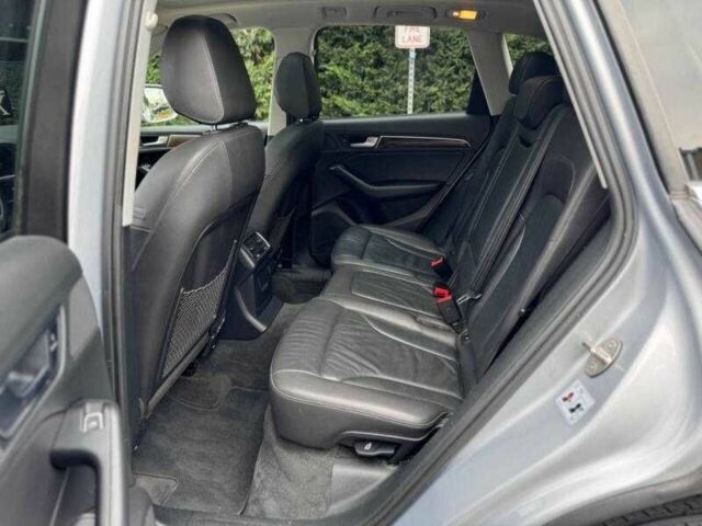 Сірий Ауді Ку 5, об'ємом двигуна 2 л та пробігом 71 тис. км за 5000 $, фото 16 на Automoto.ua