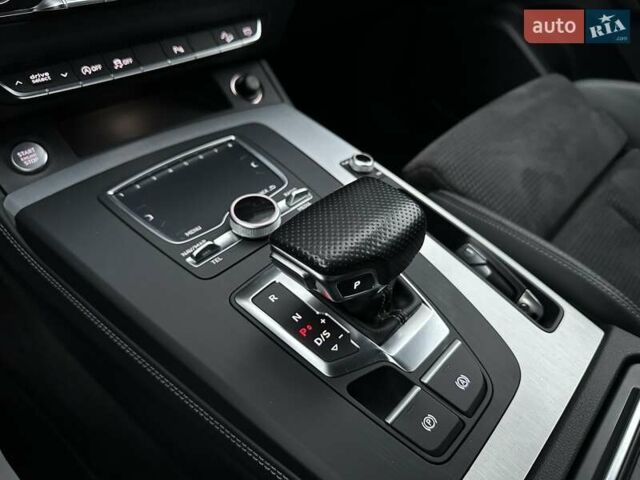 Серый Ауди Ку 5, объемом двигателя 1.97 л и пробегом 165 тыс. км за 34500 $, фото 55 на Automoto.ua