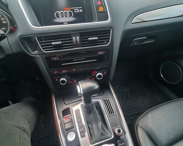 Серый Ауди Ку 5, объемом двигателя 1.98 л и пробегом 99 тыс. км за 18000 $, фото 12 на Automoto.ua