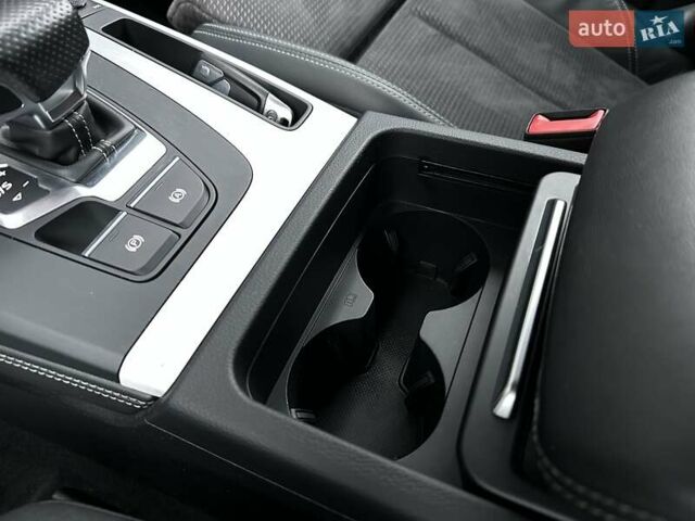 Серый Ауди Ку 5, объемом двигателя 1.97 л и пробегом 165 тыс. км за 34500 $, фото 56 на Automoto.ua